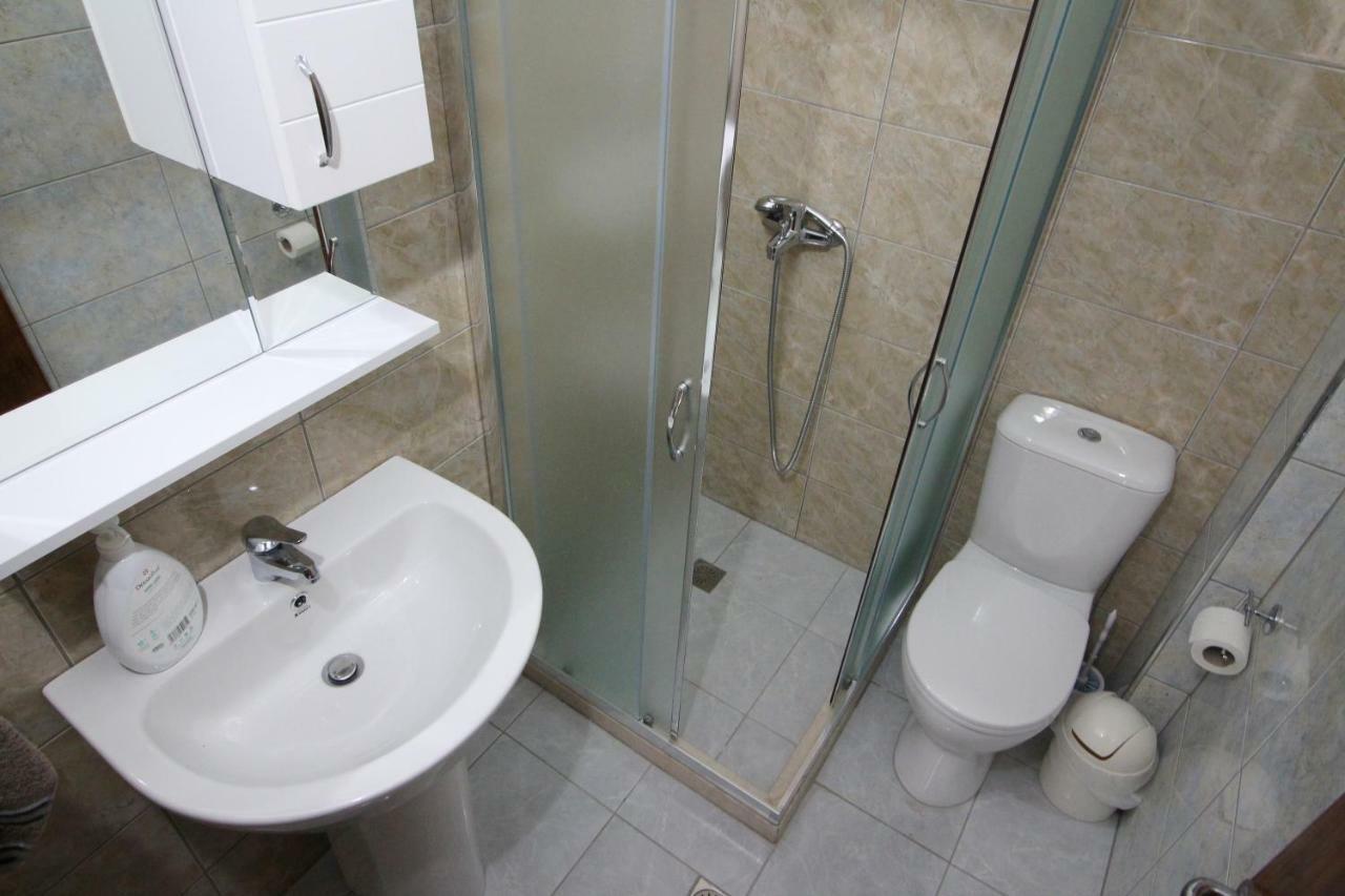 Gregor Apartments Sarandë Esterno foto