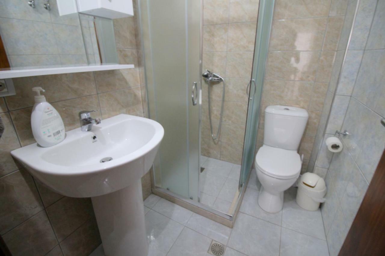 Gregor Apartments Sarandë Esterno foto